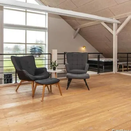 Stort Aktivitets-feriehus Med Fri Badeland, Bowling, Badminton Og Tennis * Henne Strand